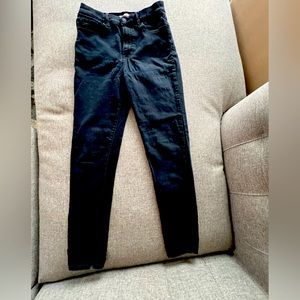 Arrow root, black skinny jeans, size 28